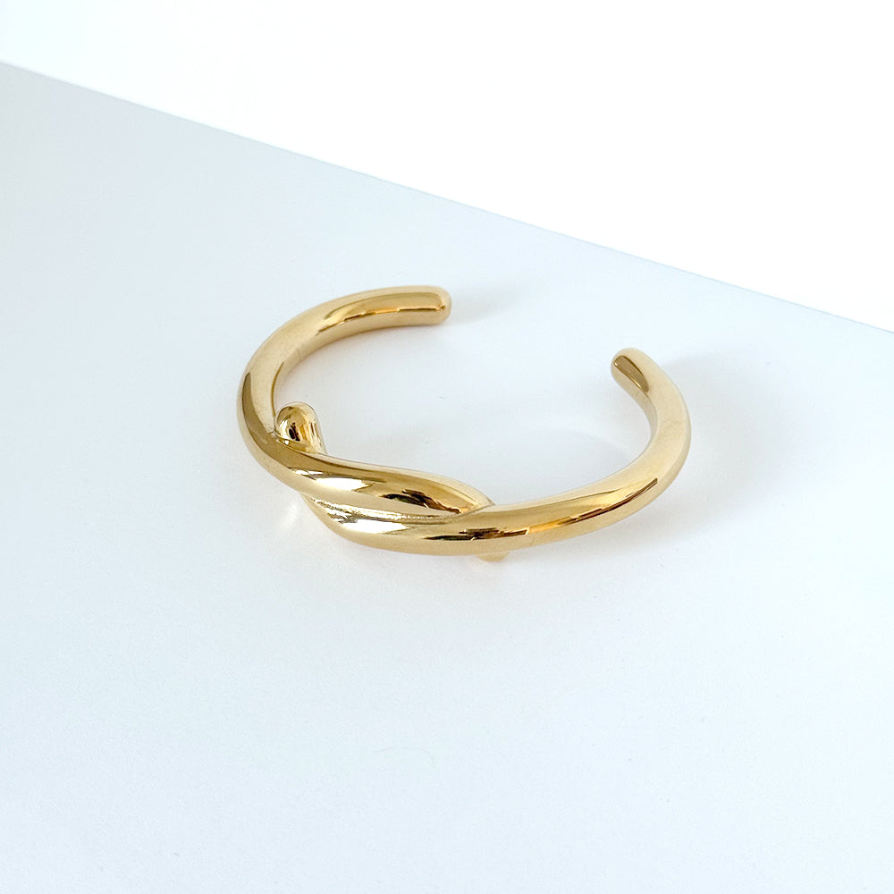 Knot Cuff