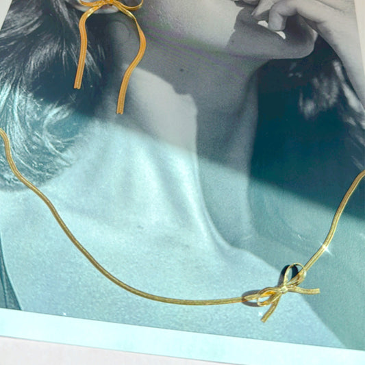 Grace Bow Necklace