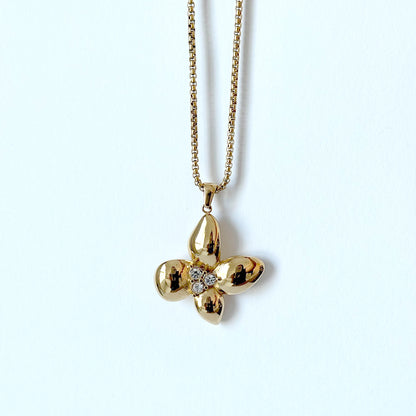 Petal Shine Necklace
